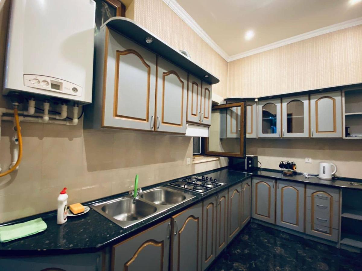 Barnaba Apartment Tbilisi Buitenkant foto
