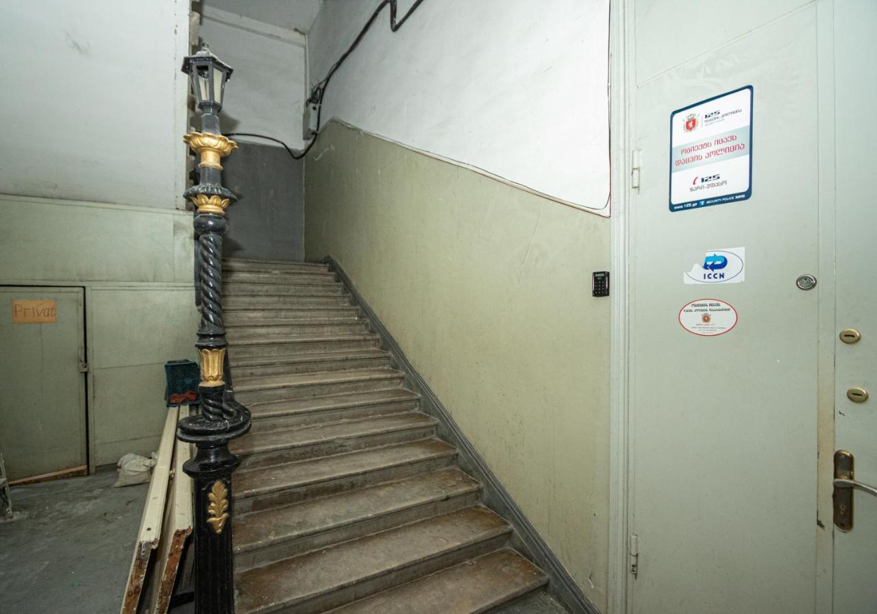 Barnaba Apartment Tbilisi Buitenkant foto