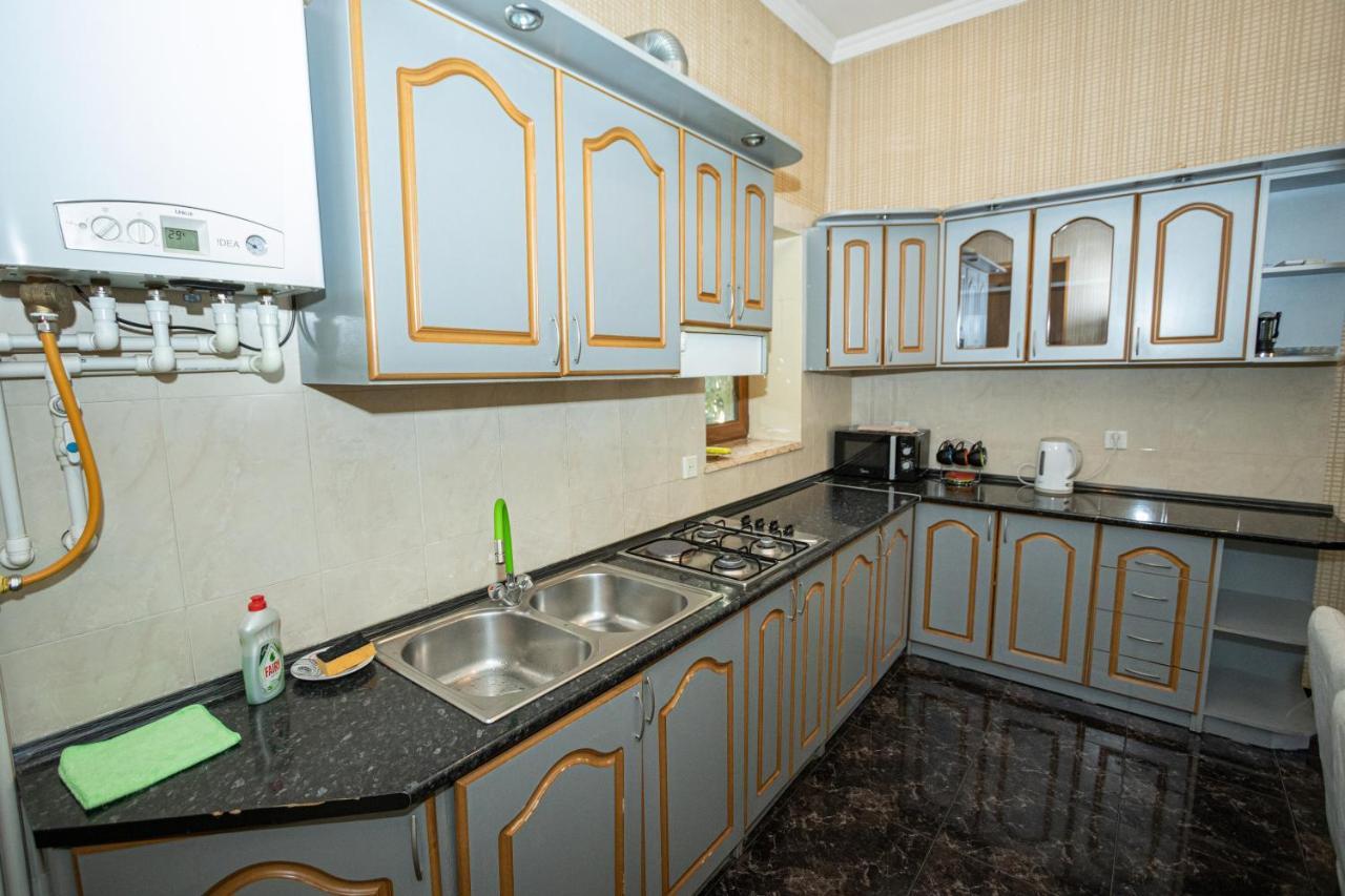 Barnaba Apartment Tbilisi Buitenkant foto