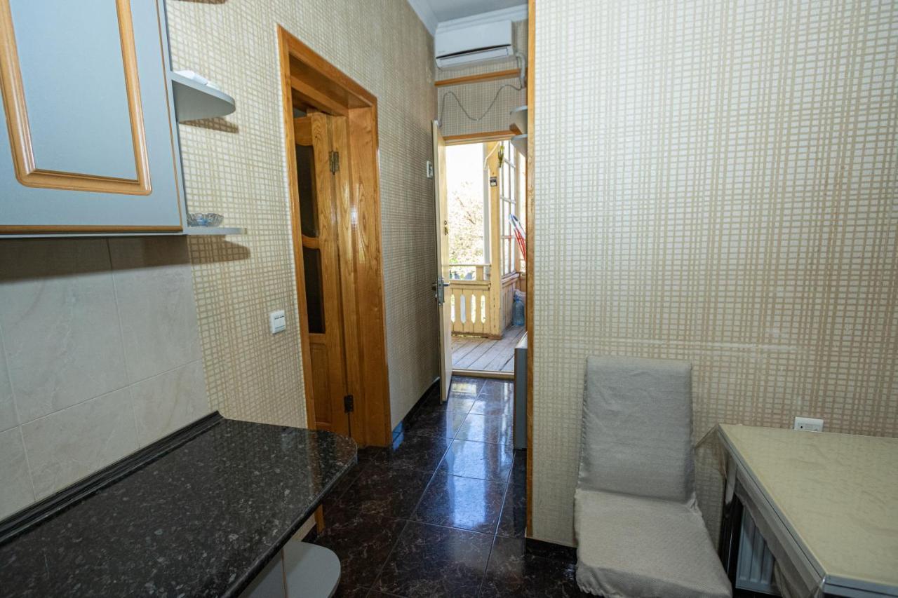 Barnaba Apartment Tbilisi Buitenkant foto