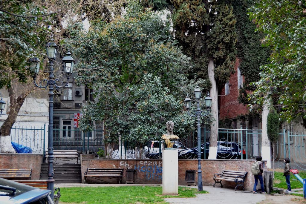 Barnaba Apartment Tbilisi Buitenkant foto